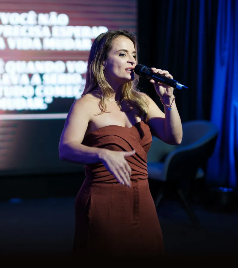 Kelly Rossoni palestrando